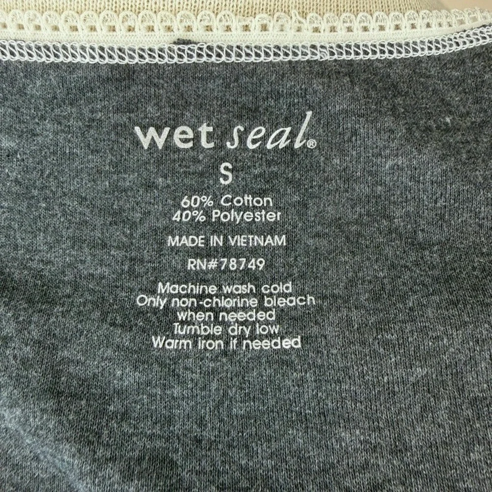 NWT WET SEAL Baby Tee (S) T-Shirt Tiny Gray Stretch Contrast Edging Twee Kidcore - Picture 5 of 5